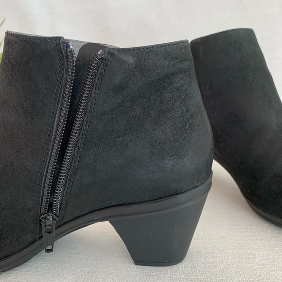 Abeo Rommie Neutral Black Suede Leather Heeled Ankle Booties Woman’s 7N - Picture 9 of 15